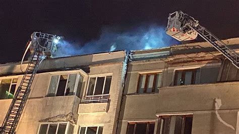 B­e­y­o­ğ­l­u­­n­d­a­ ­5­ ­k­a­t­l­ı­ ­b­i­n­a­n­ı­n­ ­ç­a­t­ı­ ­k­a­t­ı­n­d­a­ ­y­a­n­g­ı­n­